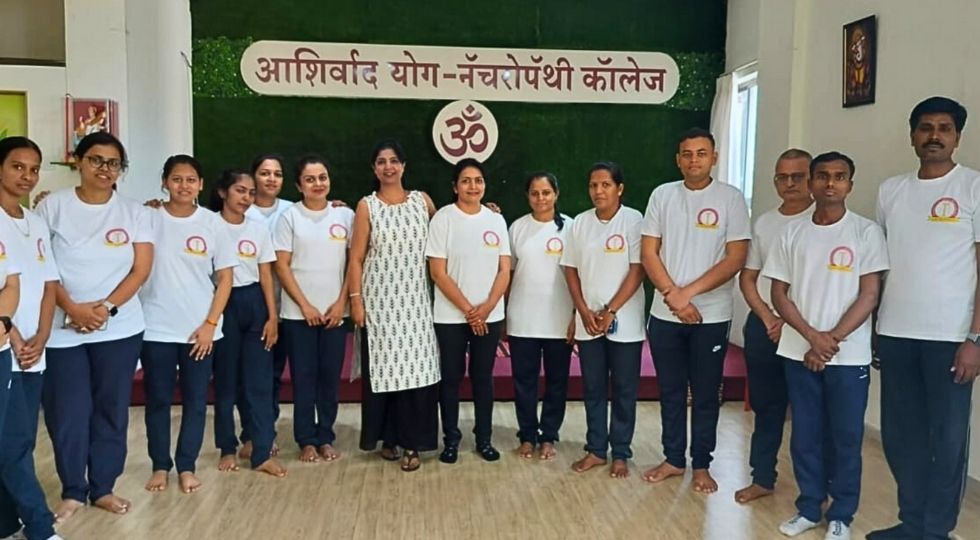 Diploma in Yoga Teacher 10 10