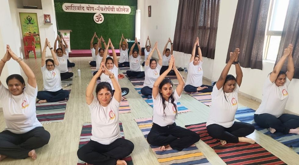 Diploma in Yoga Teacher 3 3