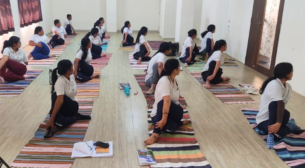Diploma in Yoga Teacher 4 4