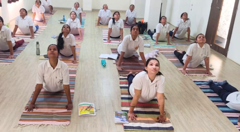 Diploma in Yoga Teacher 5 5