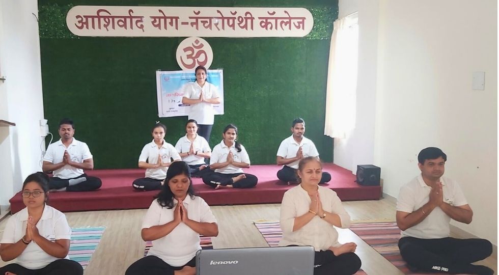 Diploma in Yoga Teacher 6 6
